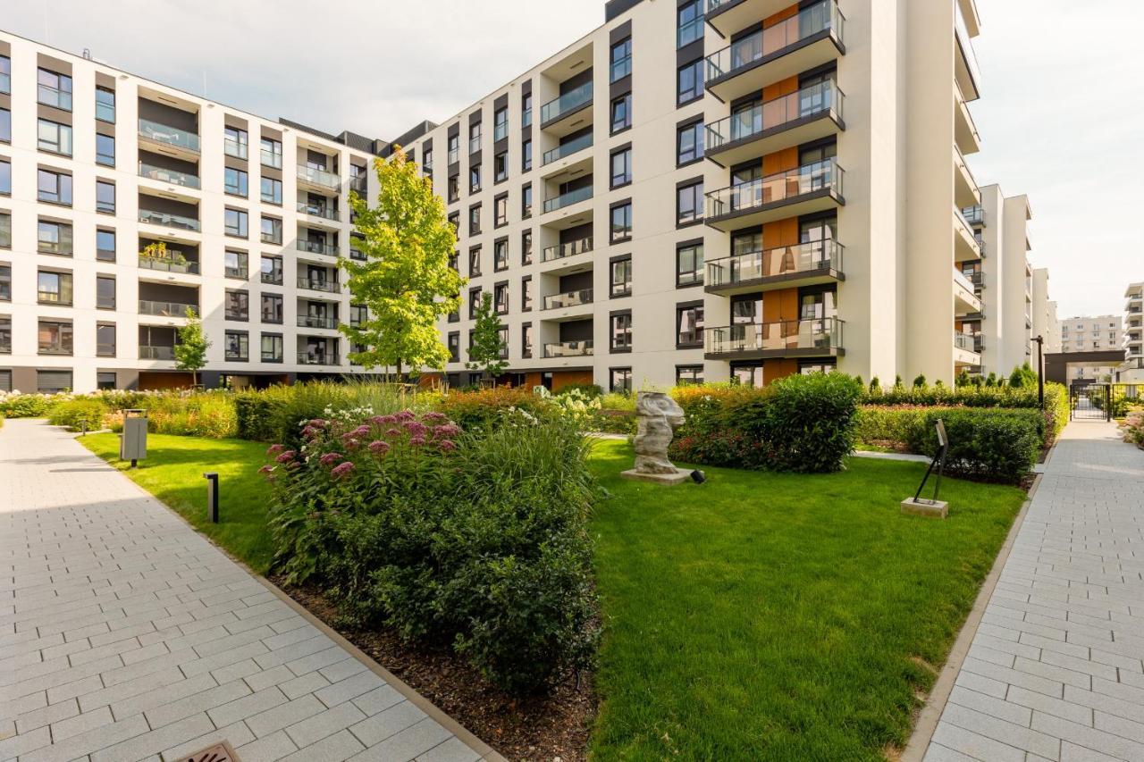 Cosy Apartment Bialej Floty With Parking By Noclegi Renters Varšava Exteriér fotografie